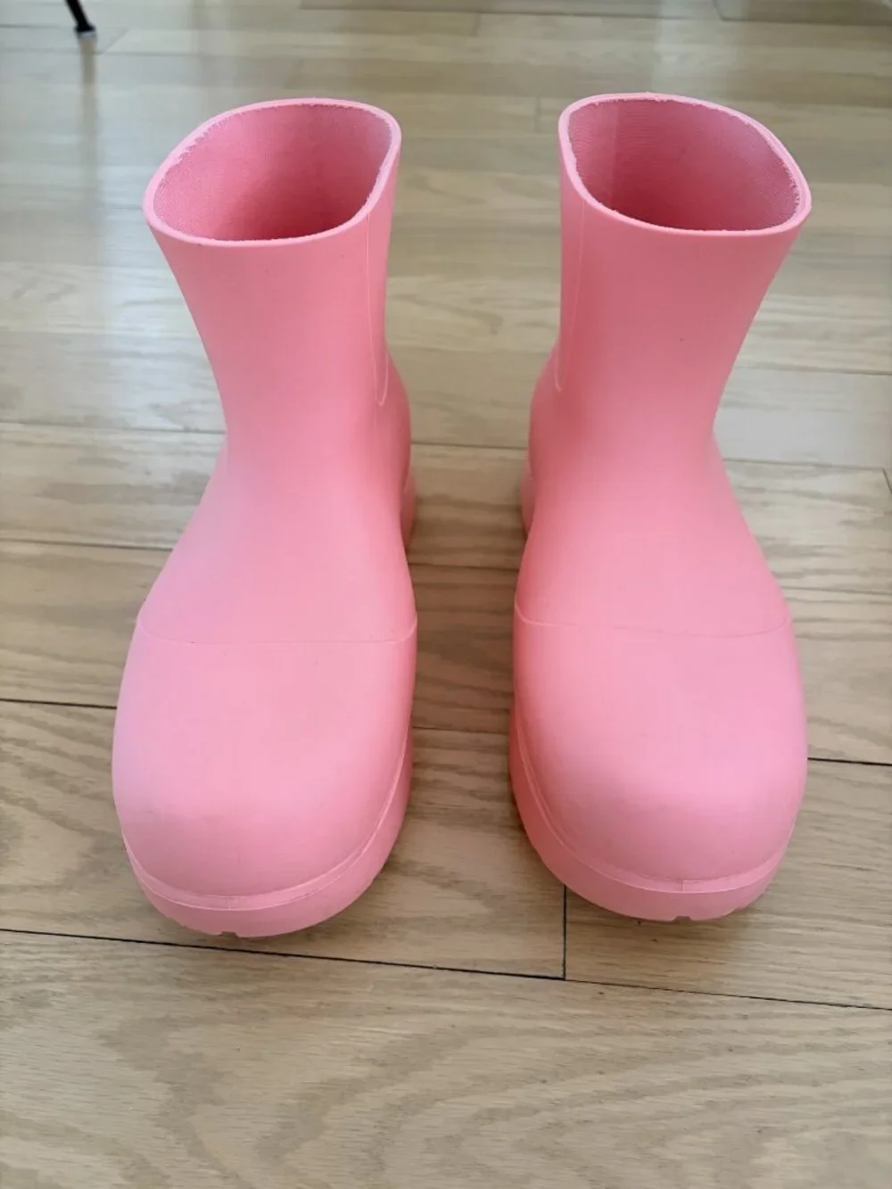 Bottega Veneta Puddle Boots - Picture 5 of 5